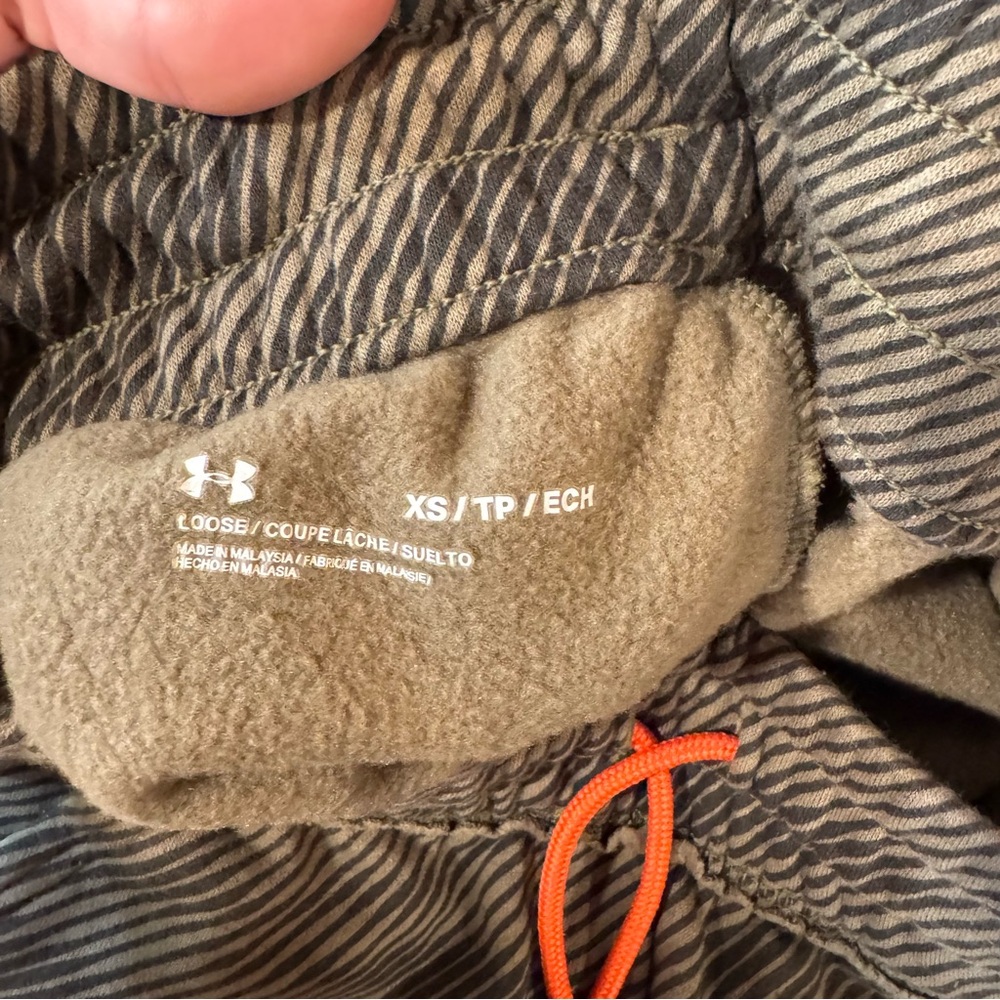 Under Armour Project Rock Womens Gray and Olive Shorts Set - Picture 4 of 7